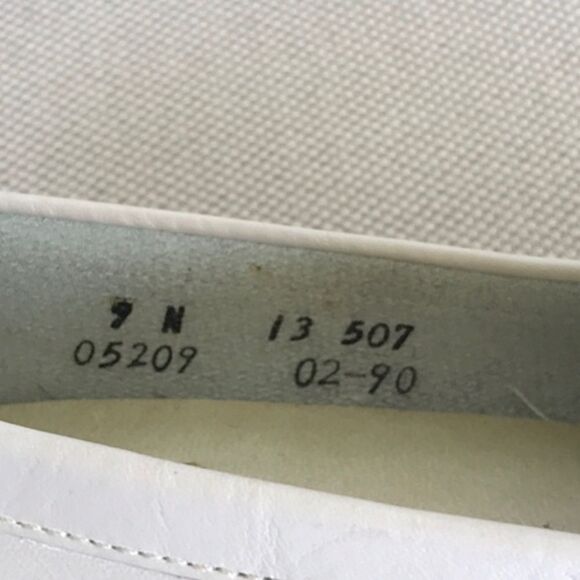 Oldmaine Trotters White Women's Loafers - Picture 6 of 7